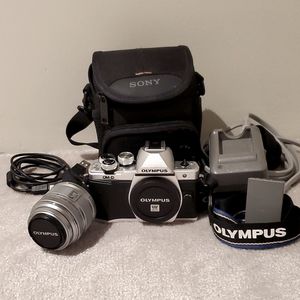 Olympus E-M10 Mark II